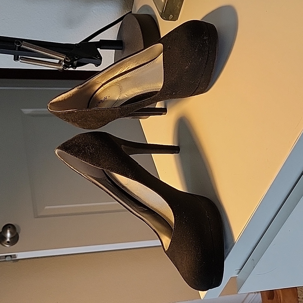 Black XAppeal high heels size 8